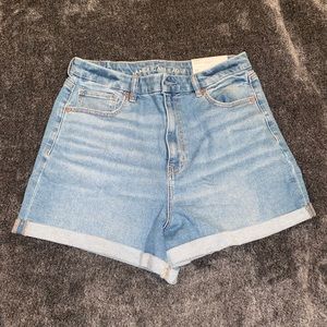 American Eagle size 12 mom short Never worn before tag still attached
